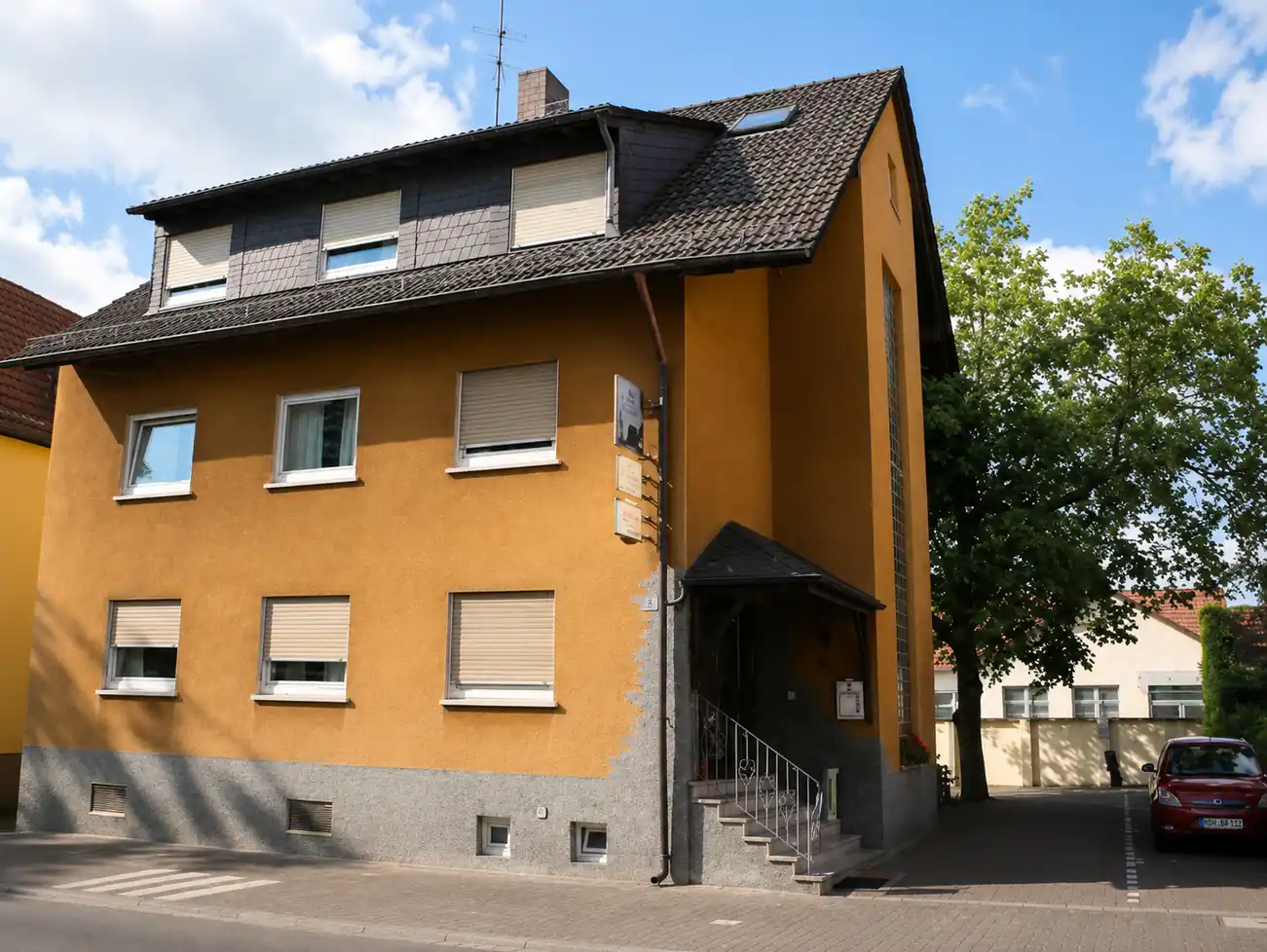 Hotel Henry, Straßenansicht